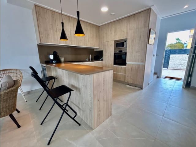 3 bedroom Villa for sale in Benijófar with pool - € 429,500 (Ref: 9913089)