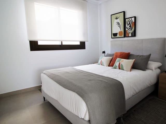 4 slaapkamer Halfvrijstaande villa te koop in Pilar de la Horadada ciudad, Pilar de la Horadada met zwembad - € 369.900 (Ref: 9915733)