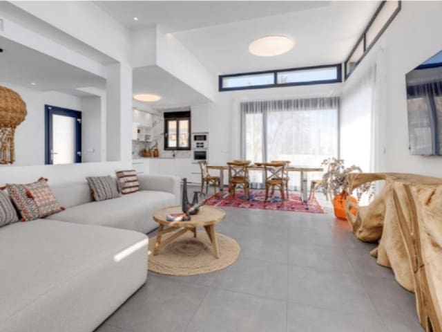 3 bedroom Villa for sale in Miramar - Torre del Moro, Torrevieja with pool garage - € 780,000 (Ref: 9916915)