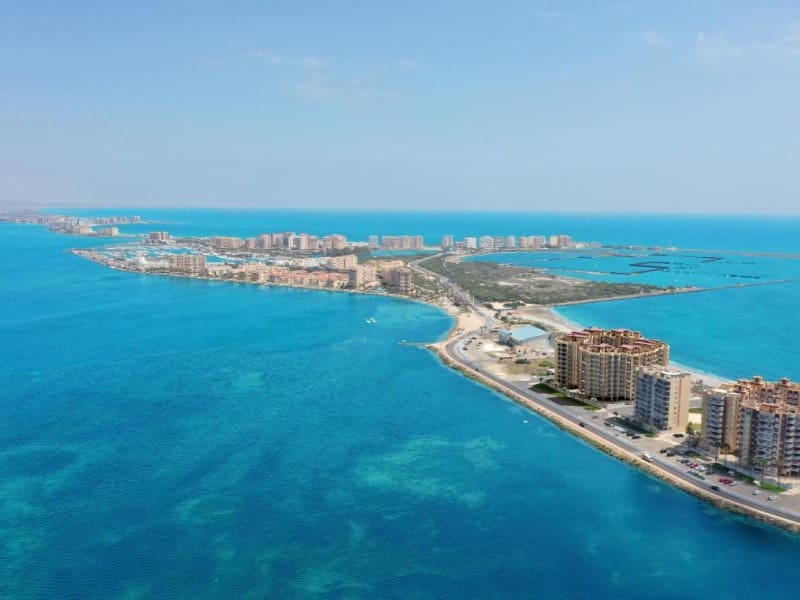 2 sypialnia Apartament na sprzedaż w La Manga del Mar Menor z basenem - 263 000 € (Ref: 9918053)