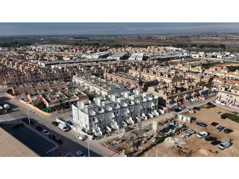 Pareado de 2 habitaciones en Gran Alacant en venta con piscina - 306.000 € (Ref: 9924571)