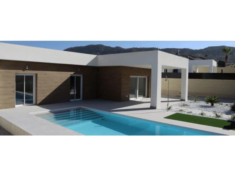 3 quarto Moradia para venda em La Romana com piscina - 375 000 € (Ref: 9924572)