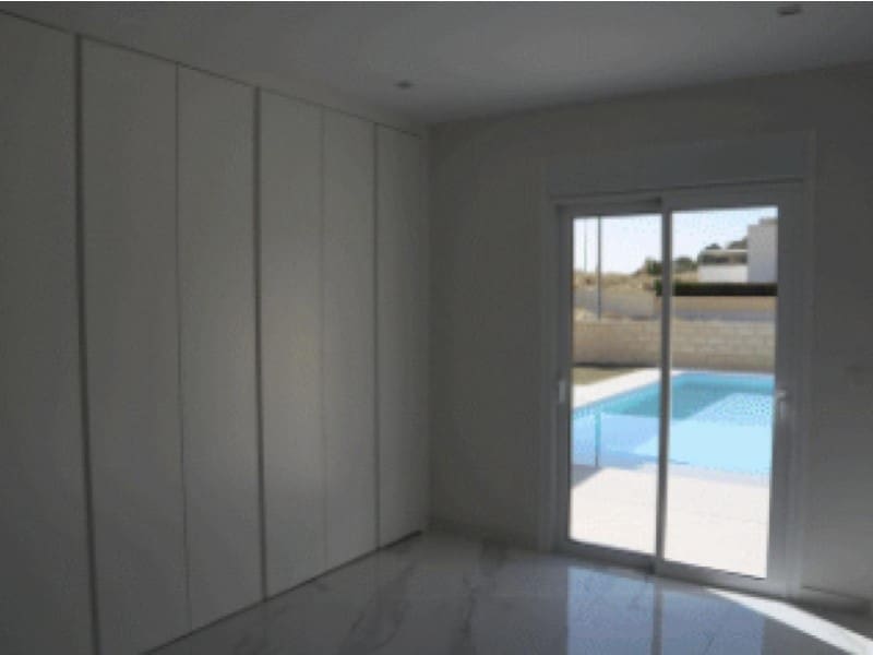 3 quarto Moradia para venda em La Romana com piscina - 375 000 € (Ref: 9924572)