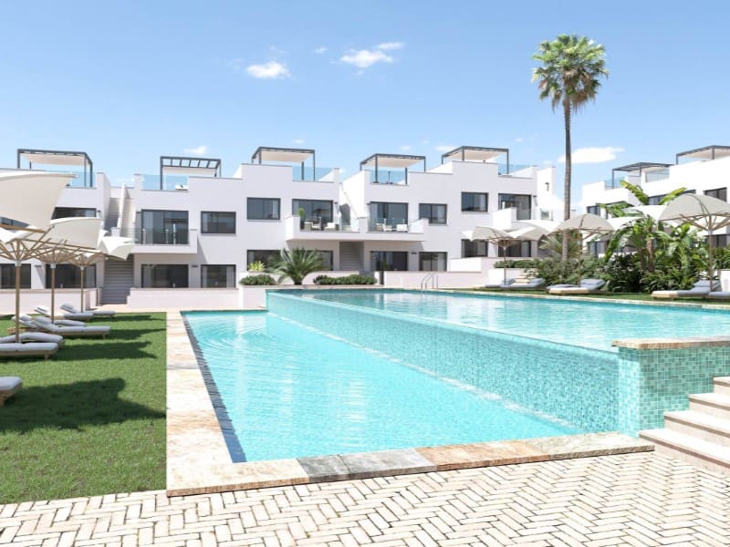 2 soveværelse Bungalow til salg i Torrevieja med swimmingpool - € 299.900 (Ref: 9927294)
