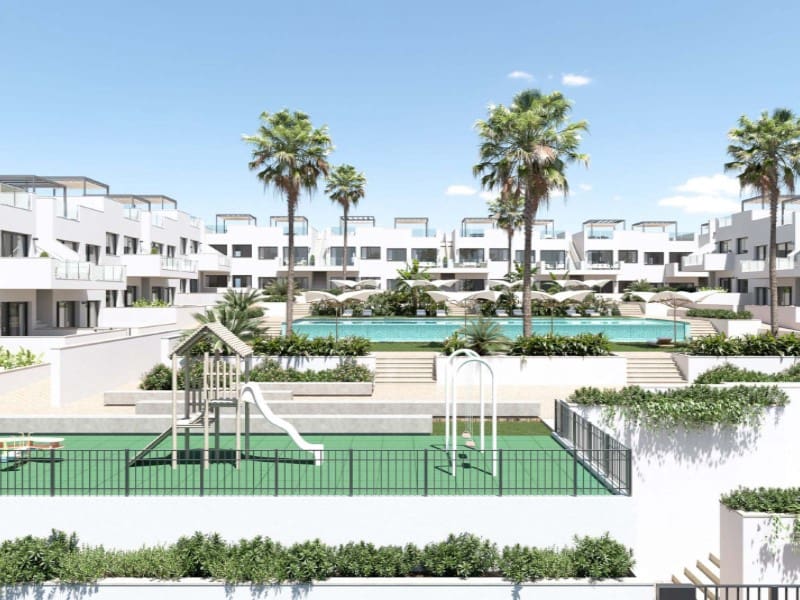 2 soveværelse Bungalow til salg i Torrevieja med swimmingpool - € 299.900 (Ref: 9927294)
