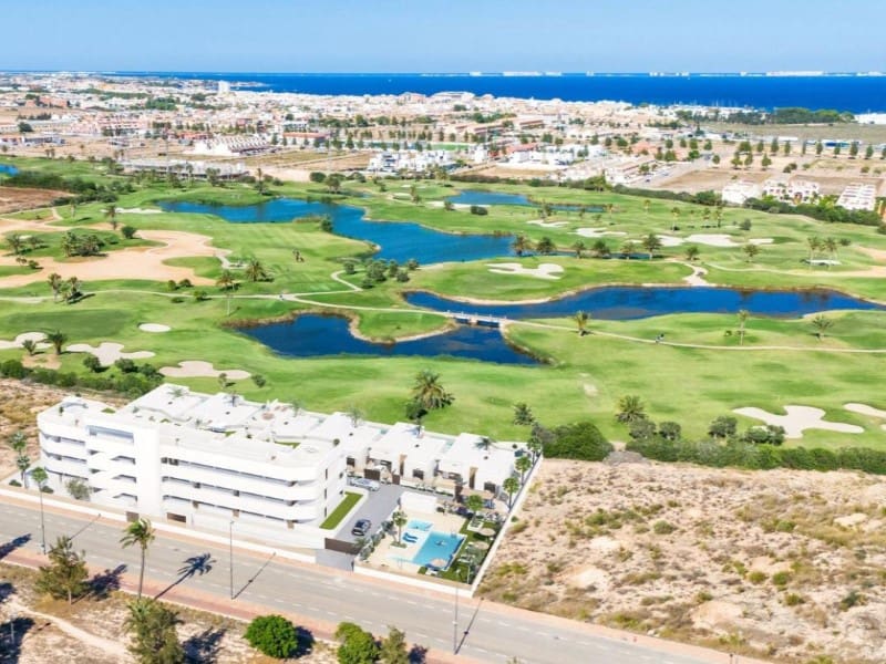 2 slaapkamer Appartement te koop in Los Alcazares met zwembad - € 279.000 (Ref: 9934137)