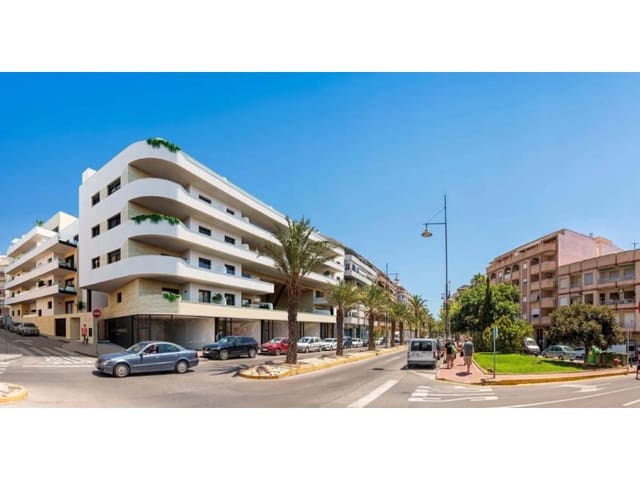 3 slaapkamer Appartement te koop in Avenida Habaneras - Curva de Palangre, Torrevieja met zwembad - € 460.000 (Ref: 9947831)