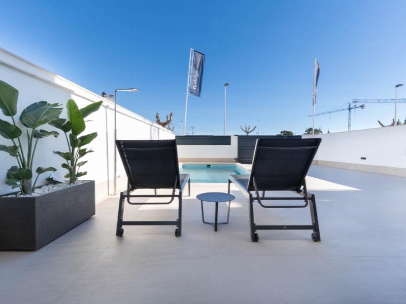 4 bedroom Villa for sale in San Pedro del Pinatar with pool - € 890,000 (Ref: 9955916)