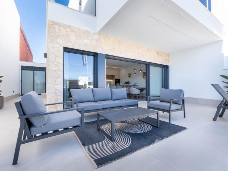 4 bedroom Villa for sale in San Pedro del Pinatar with pool - € 890,000 (Ref: 9955916)