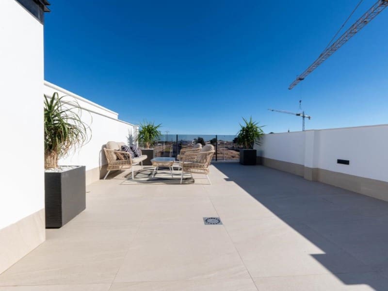 4 bedroom Villa for sale in San Pedro del Pinatar with pool - € 890,000 (Ref: 9955916)