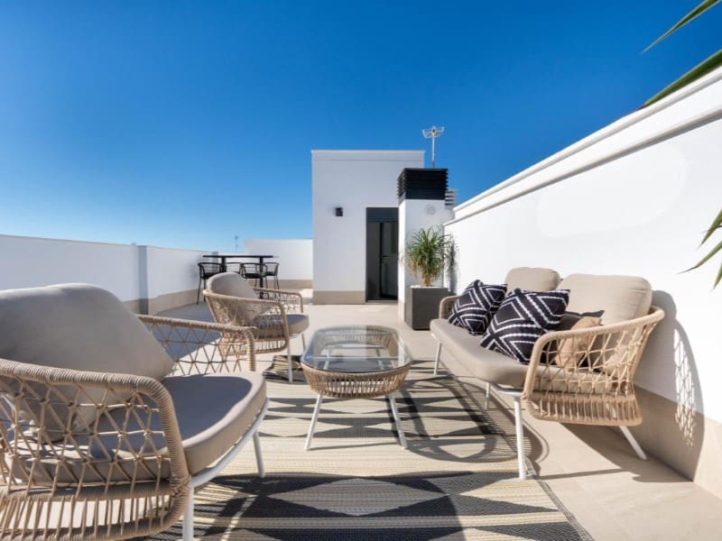 4 bedroom Villa for sale in San Pedro del Pinatar with pool - € 890,000 (Ref: 9955916)