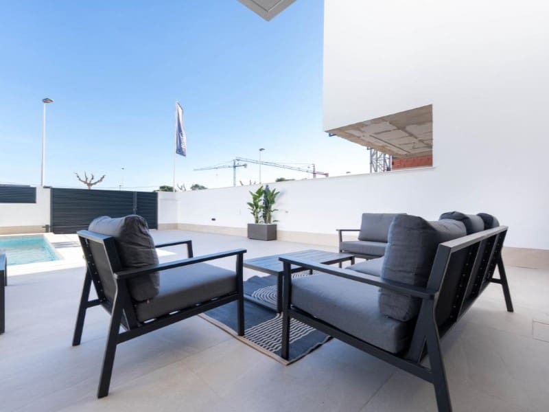 4 bedroom Villa for sale in San Pedro del Pinatar with pool - € 890,000 (Ref: 9955916)