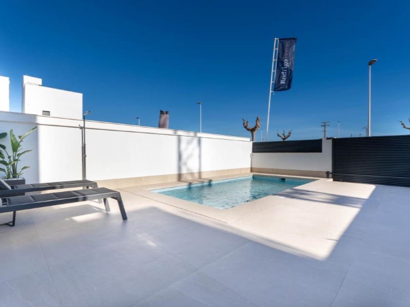 4 bedroom Villa for sale in San Pedro del Pinatar with pool - € 890,000 (Ref: 9955916)