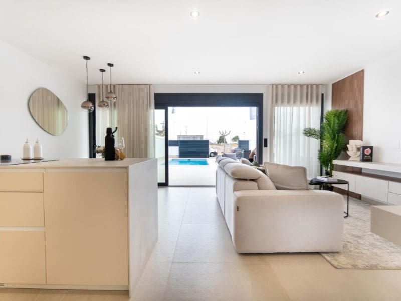 4 bedroom Villa for sale in San Pedro del Pinatar with pool - € 890,000 (Ref: 9955916)