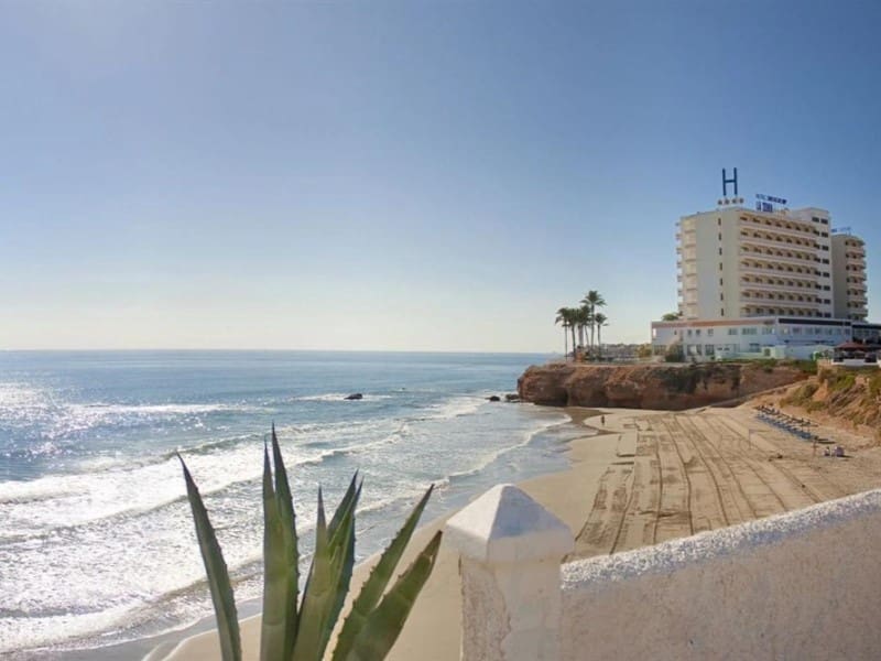 Bungalow de 3 habitaciones en Torrevieja en venta con piscina - 371.000 € (Ref: 9959702)