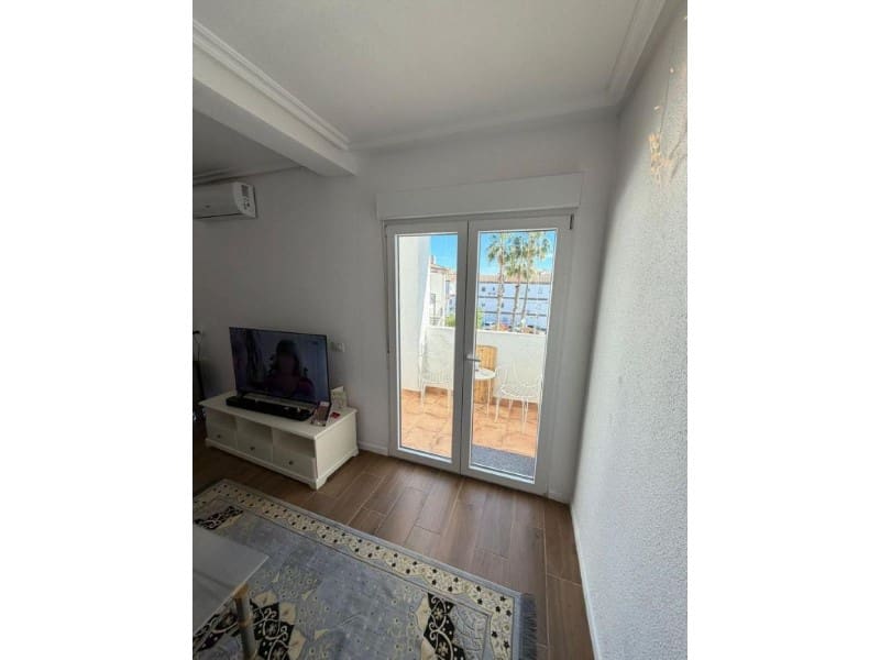 2 soveværelse Lejlighed til salg i Torrevieja med swimmingpool - € 179.000 (Ref: 9977264)