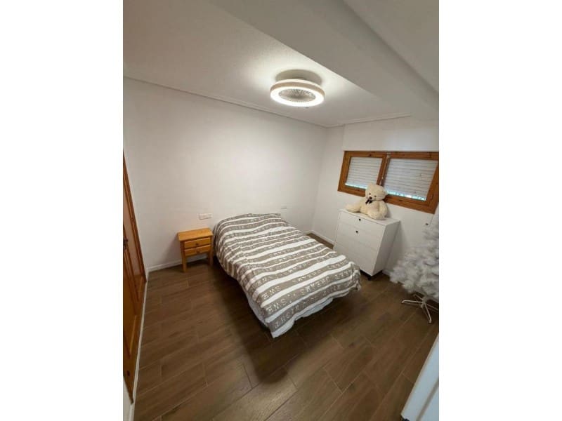 2 soveværelse Lejlighed til salg i Torrevieja med swimmingpool - € 179.000 (Ref: 9977264)