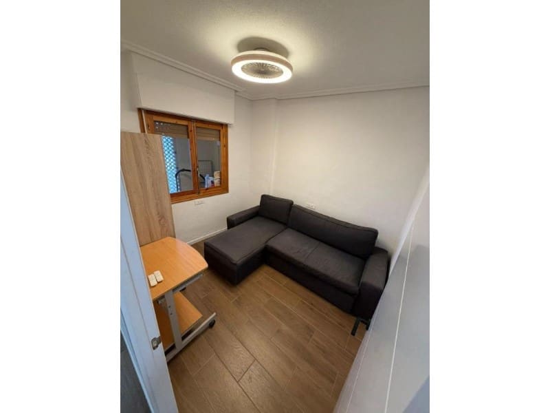2 soveværelse Lejlighed til salg i Torrevieja med swimmingpool - € 179.000 (Ref: 9977264)
