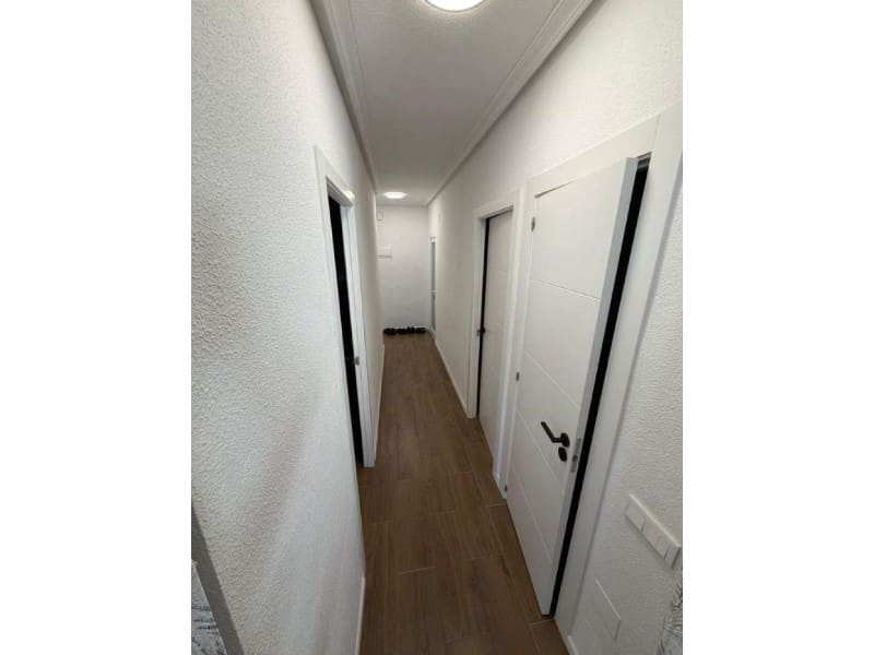 2 soveværelse Lejlighed til salg i Torrevieja med swimmingpool - € 179.000 (Ref: 9977264)