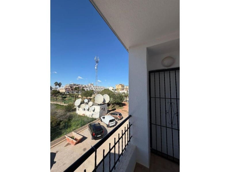 2 soveværelse Lejlighed til salg i Torrevieja med swimmingpool - € 179.000 (Ref: 9977264)