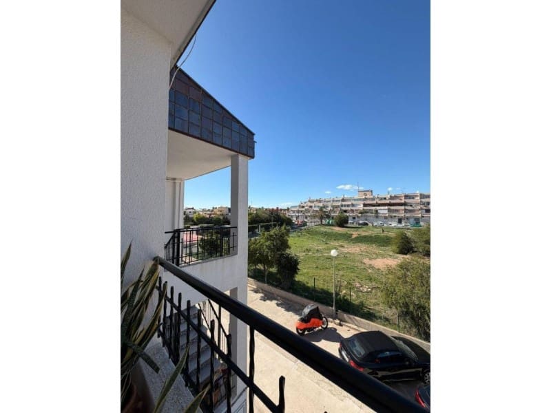 2 soveværelse Lejlighed til salg i Torrevieja med swimmingpool - € 179.000 (Ref: 9977264)