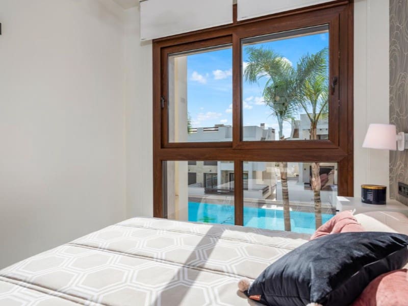 Apartamento de 3 habitaciones en Torrevieja en venta con piscina - 330.000 € (Ref: 9977265)