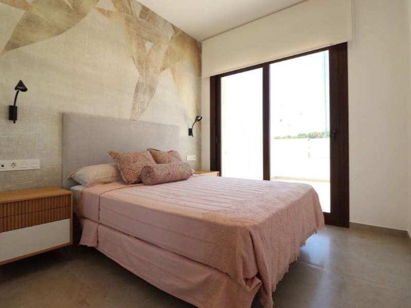 3 slaapkamer Appartement te koop in Torrevieja met zwembad - € 310.000 (Ref: 9977270)