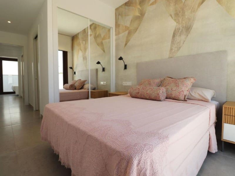 3 slaapkamer Appartement te koop in Torrevieja met zwembad - € 310.000 (Ref: 9977270)
