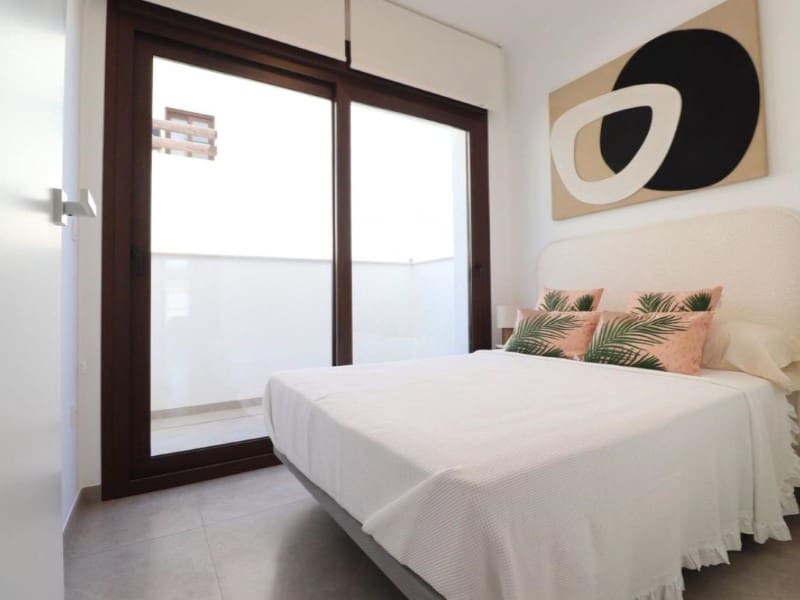 3 slaapkamer Appartement te koop in Torrevieja met zwembad - € 310.000 (Ref: 9977270)