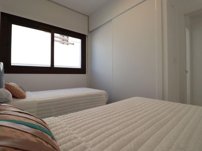 3 slaapkamer Appartement te koop in Torrevieja met zwembad - € 310.000 (Ref: 9977270)