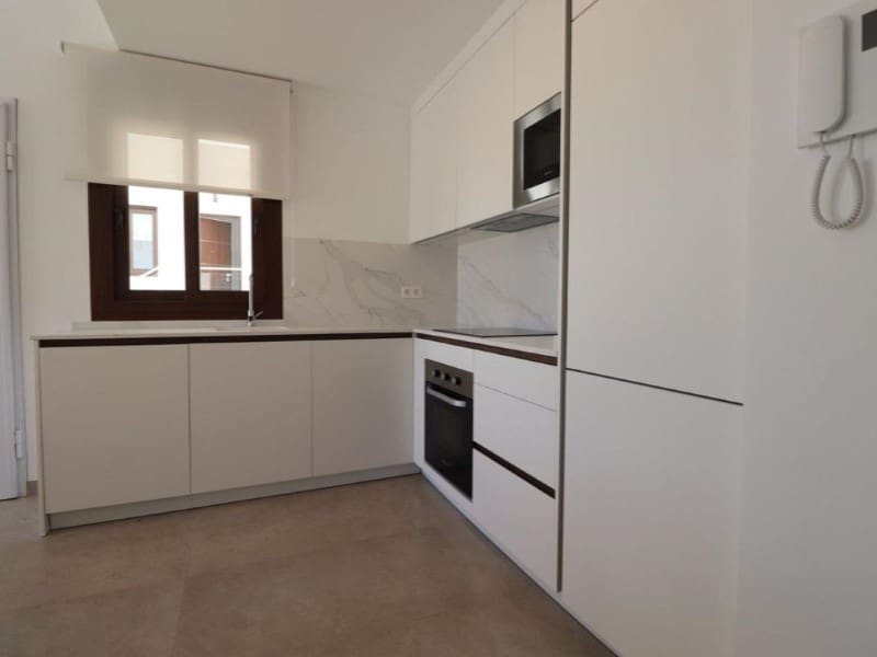 3 slaapkamer Appartement te koop in Torrevieja met zwembad - € 310.000 (Ref: 9977270)
