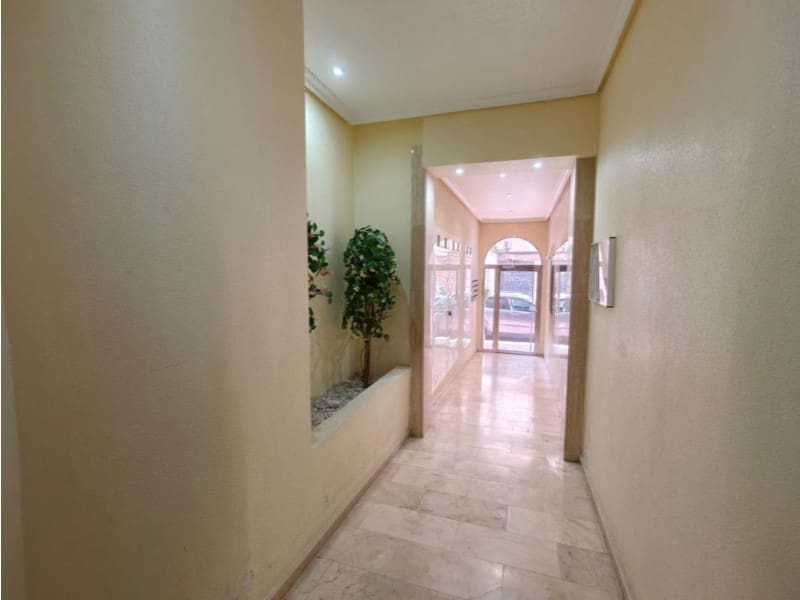 2 soveværelse Lejlighed til salg i Torrevieja - € 162.000 (Ref: 9980447)