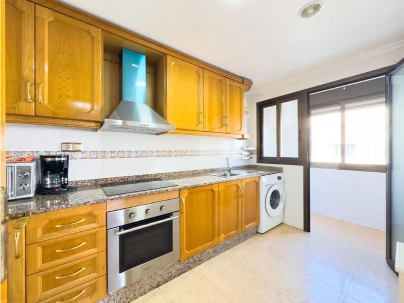 4 makuuhuone Huoneisto myytävänä paikassa Torrevieja - 275 000 € (Ref: 9980450)