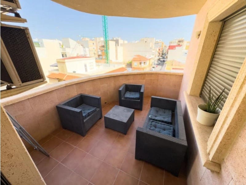 4 makuuhuone Huoneisto myytävänä paikassa Torrevieja - 275 000 € (Ref: 9980450)