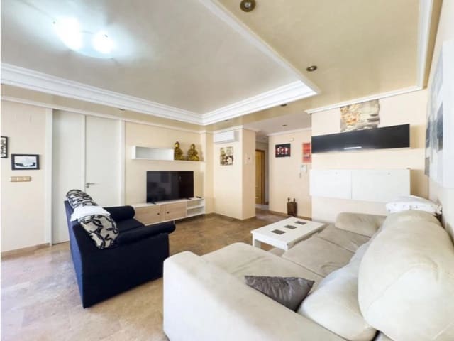 4 makuuhuone Huoneisto myytävänä paikassa Parque de las Naciones, Torrevieja - 275 000 € (Ref: 9980450)