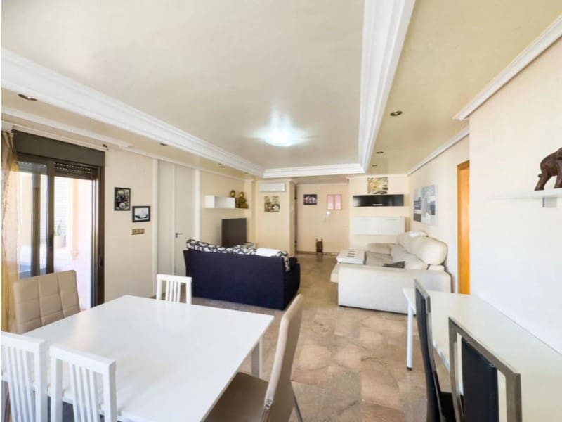 4 makuuhuone Huoneisto myytävänä paikassa Torrevieja - 275 000 € (Ref: 9980450)