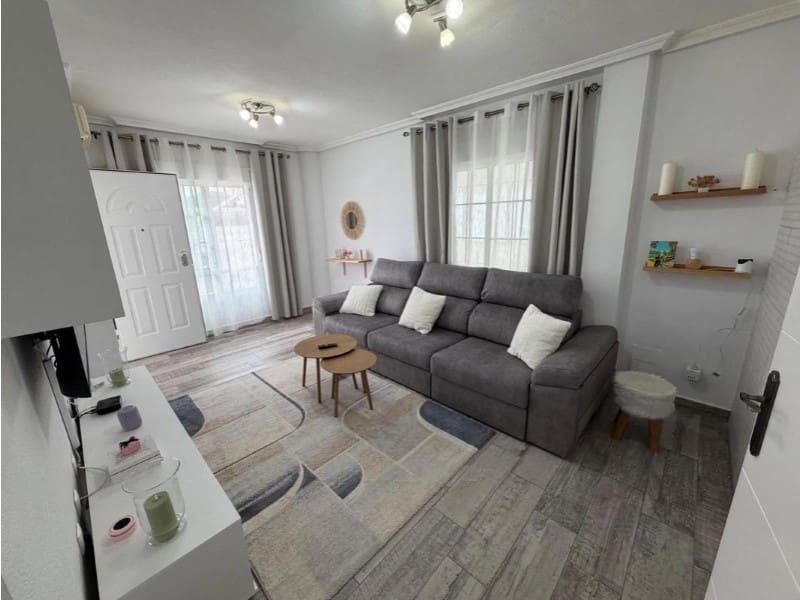 3 slaapkamer Halfvrijstaande villa te koop in Orihuela - € 279.000 (Ref: 9980462)