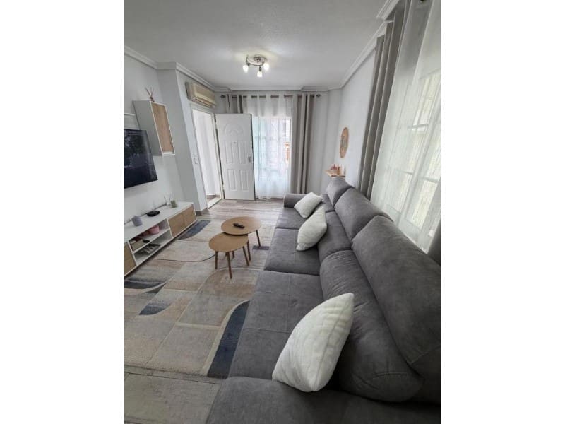 3 slaapkamer Halfvrijstaande villa te koop in Orihuela - € 279.000 (Ref: 9980462)