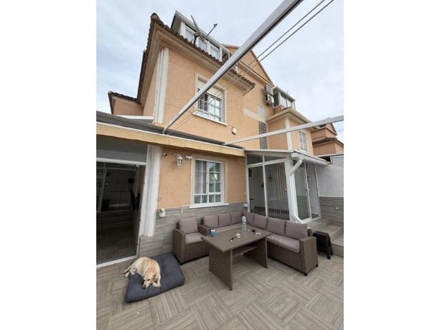 3 slaapkamer Halfvrijstaande villa te koop in Orihuela ciudad, Orihuela - € 279.000 (Ref: 9980462)