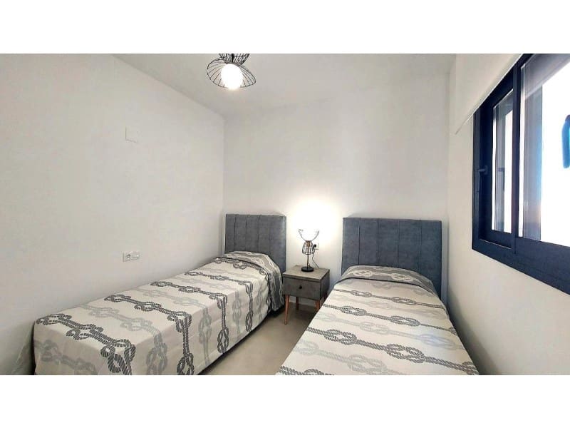 2 Zimmer Apartment zu verkaufen in San Miguel de Salinas mit Pool - 245.000 € (Ref: 9984856)