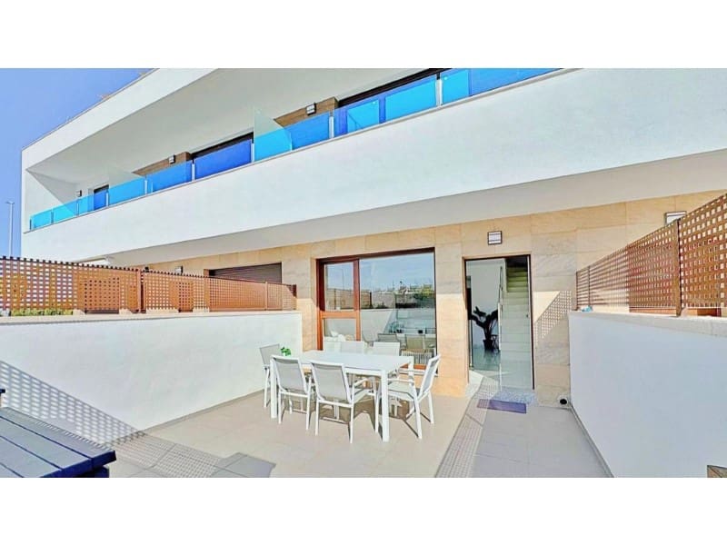 Pareado de 3 habitaciones en Torrevieja en venta con piscina - 310.000 € (Ref: 9984869)