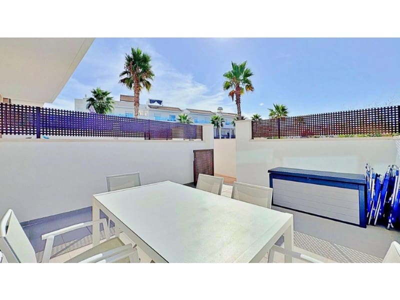 Pareado de 3 habitaciones en Torrevieja en venta con piscina - 310.000 € (Ref: 9984869)