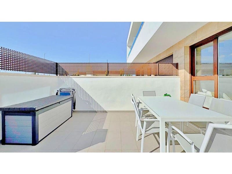 Pareado de 3 habitaciones en Torrevieja en venta con piscina - 310.000 € (Ref: 9984869)