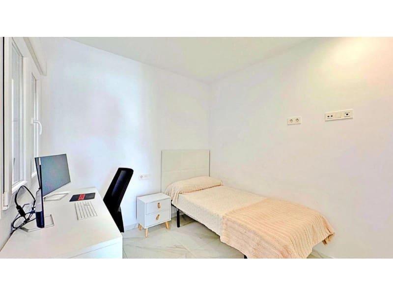 Pareado de 3 habitaciones en Torrevieja en venta con piscina - 310.000 € (Ref: 9984869)