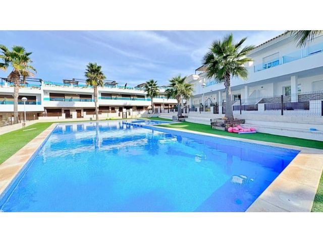Pareado de 3 habitaciones en Los Balcones - Los Altos, Torrevieja en venta con piscina - 310.000 € (Ref: 9984869)