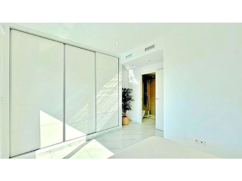 Pareado de 3 habitaciones en Torrevieja en venta con piscina - 310.000 € (Ref: 9984869)