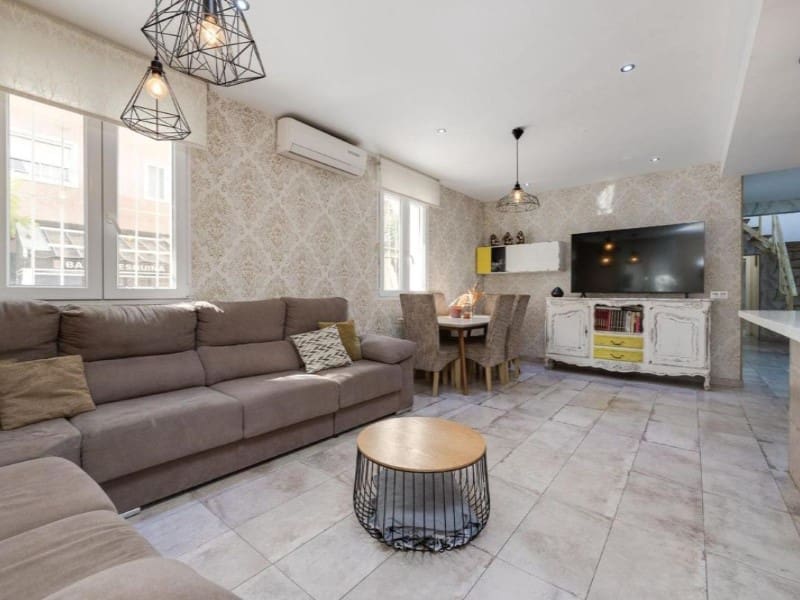 3 sovrum Semi-fristående Villa till salu i Torrevieja - 350 000 € (Ref: 9984877)