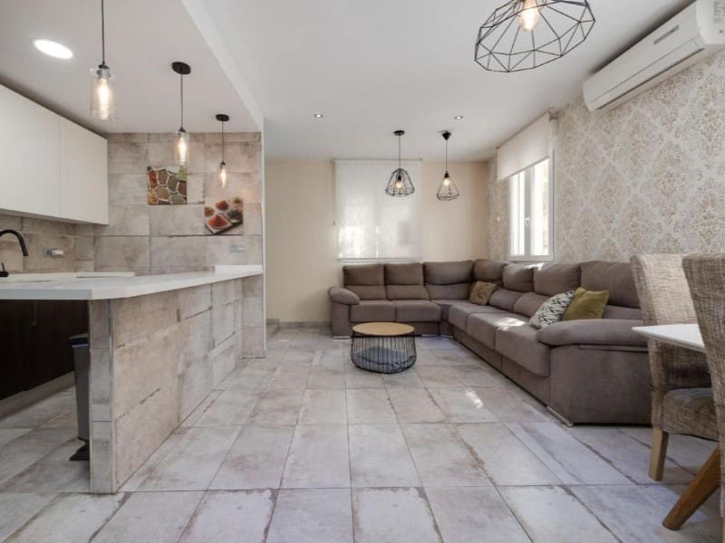 3 sovrum Semi-fristående Villa till salu i Torrevieja - 350 000 € (Ref: 9984877)