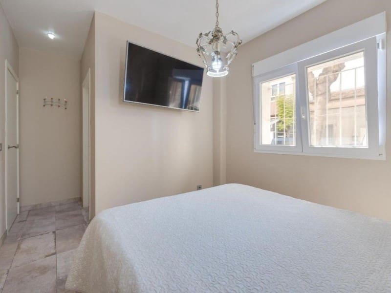 3 sovrum Semi-fristående Villa till salu i Torrevieja - 350 000 € (Ref: 9984877)