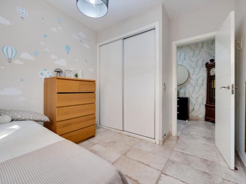 3 sovrum Semi-fristående Villa till salu i Torrevieja - 350 000 € (Ref: 9984877)
